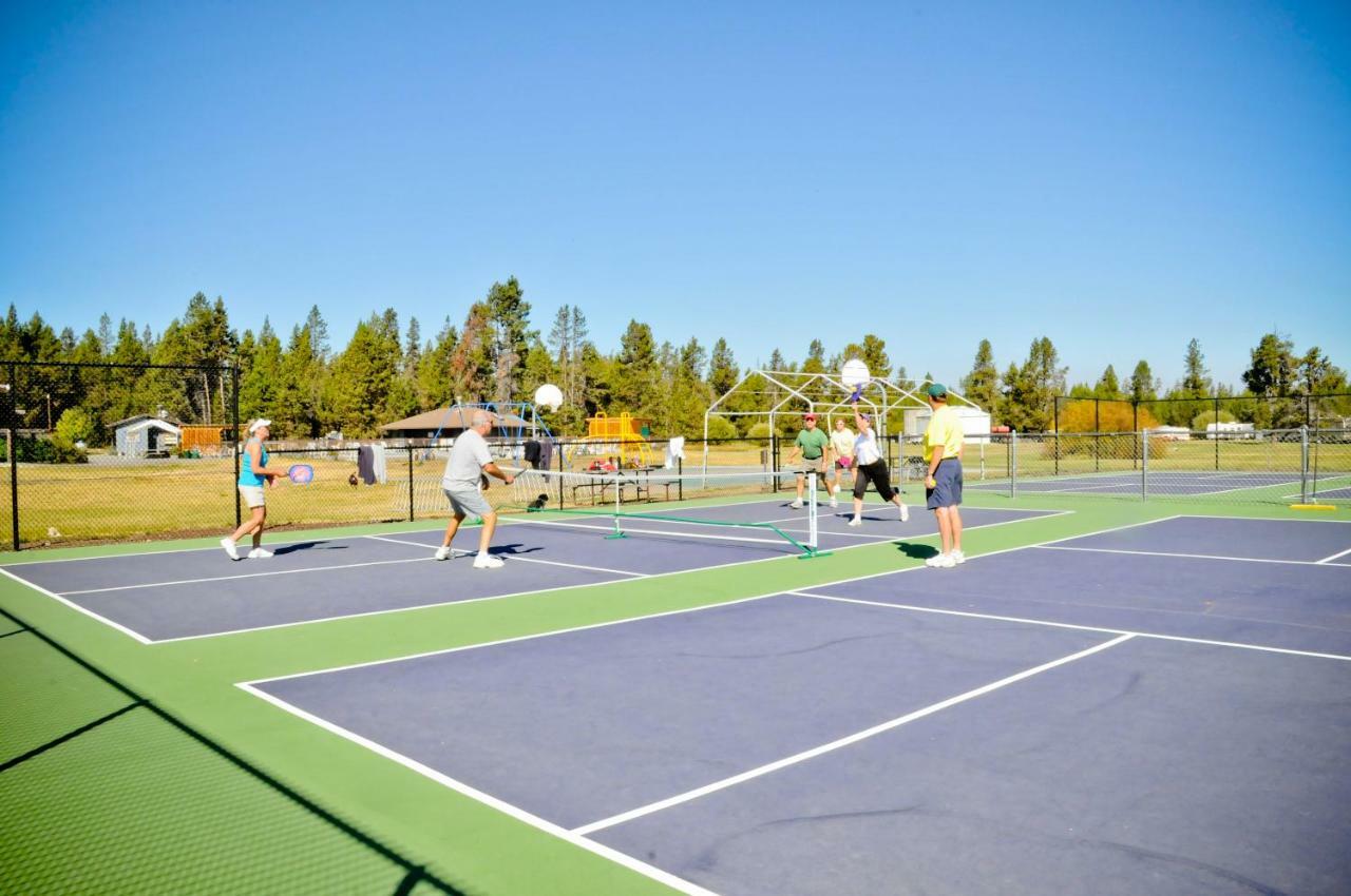 Bend-Sunriver Camping Resort Wheelchair Accessible Yurt 13 Exterior foto